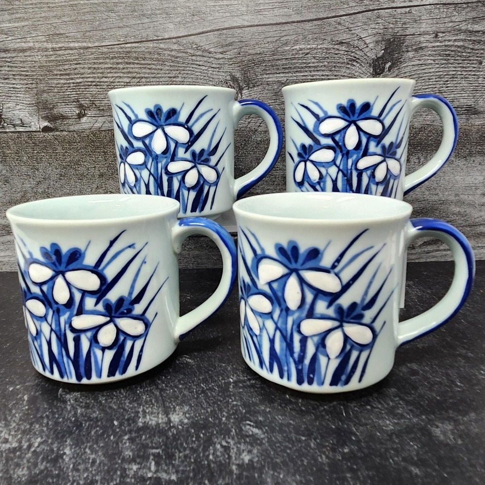 Vintage Flow Blue Style Stoneware Coffee Mugs 4 Cups‎ Blue White Pottery Floral